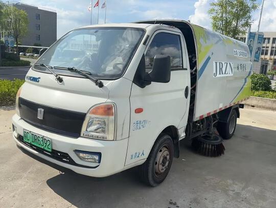 徐工XGH5040TSLYBEV扫路车