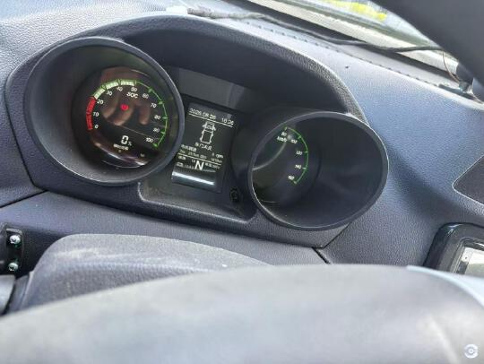 徐工XGH5040TSLYBEV扫路车