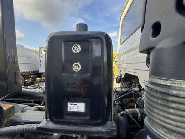 徐工XGH5180ZXXD6车厢可卸式垃圾车