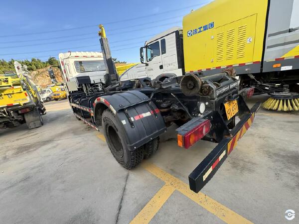 徐工XGH5180ZXXD6车厢可卸式垃圾车