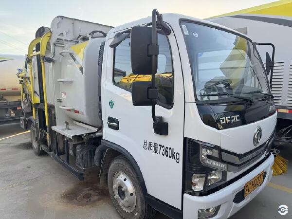 徐工DXA5070TCAD6餐厨垃圾车