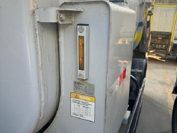 徐工DXA5070TCAD6餐厨垃圾车