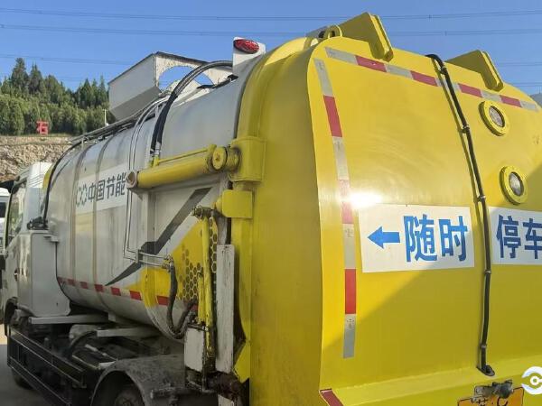 徐工DXA5070TCAD6餐厨垃圾车