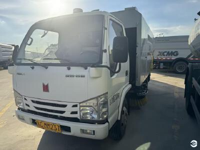 徐工XGH5071TXSQ6洗扫车