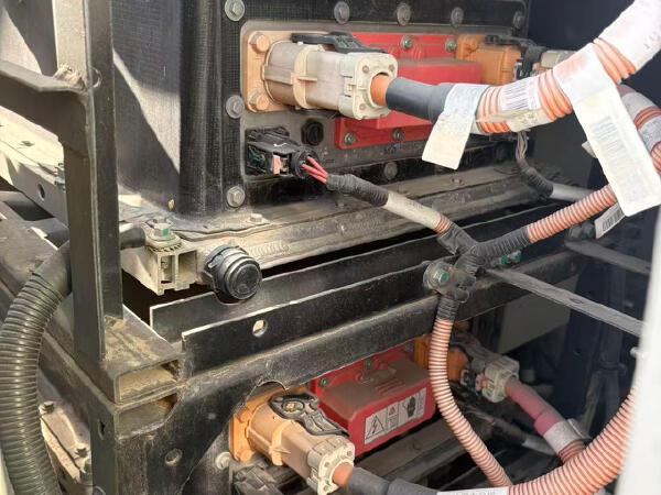 徐工XGH5040TSLYBEV扫路车