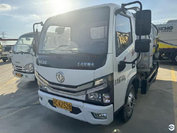 徐工DXA5070TCAD6餐厨垃圾车